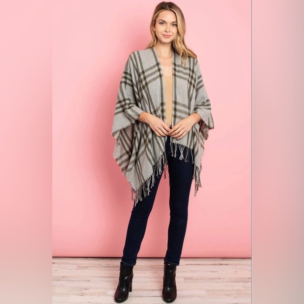 NWT! Pinklicious Women’s Grey and Olive Plaid Poncho with Fringe Edges. Size:OS